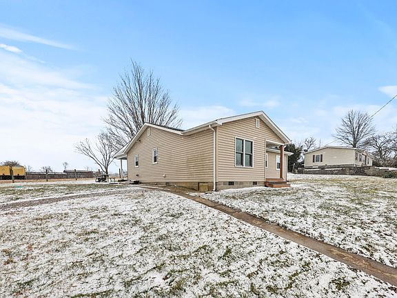 3rd image of 478 Larue Rd