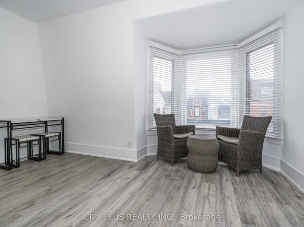 106 Harbord St Floor 2, Toronto, ON M5S 1G6