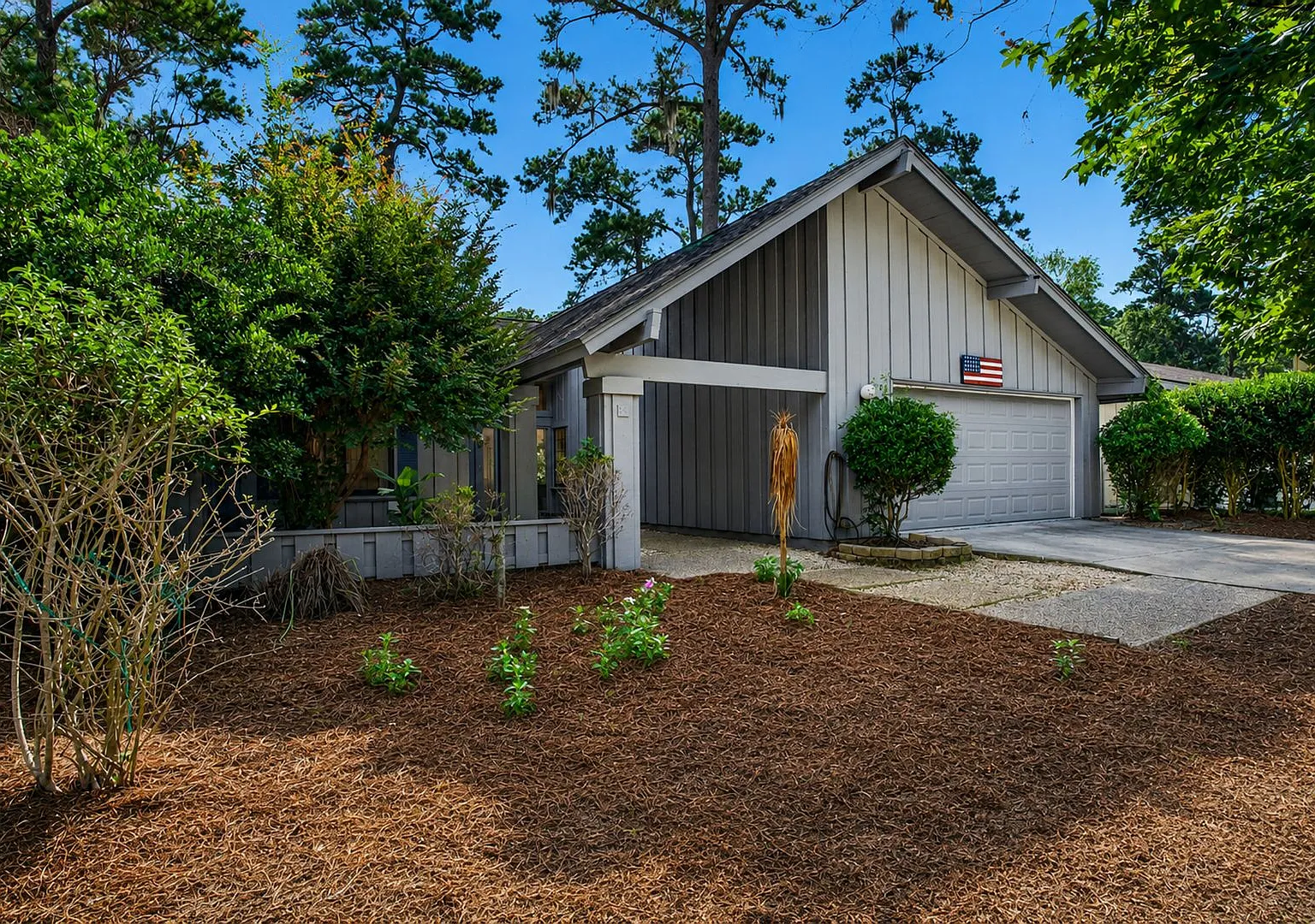30 Village Green Cir — Photo 1