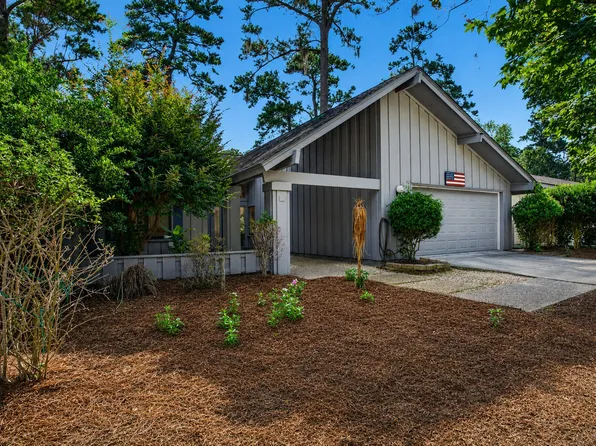 30 Village Green Cir, Savannah, GA 31411