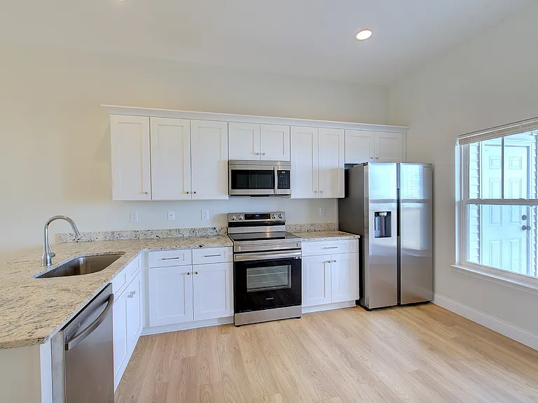124 Kennedy Rd #A — Photo 8