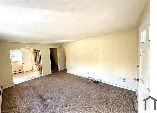 4 bed, 1292 sqft, $2,600 — Photo 2