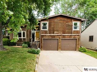 8106 Weber Plz, Omaha, NE 68122