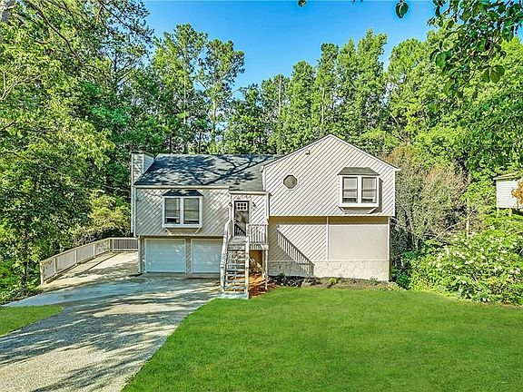 2nd image of 1752 Jody Dr NE