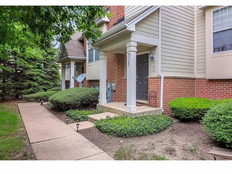 Timber Ridge Ct — Photo 1