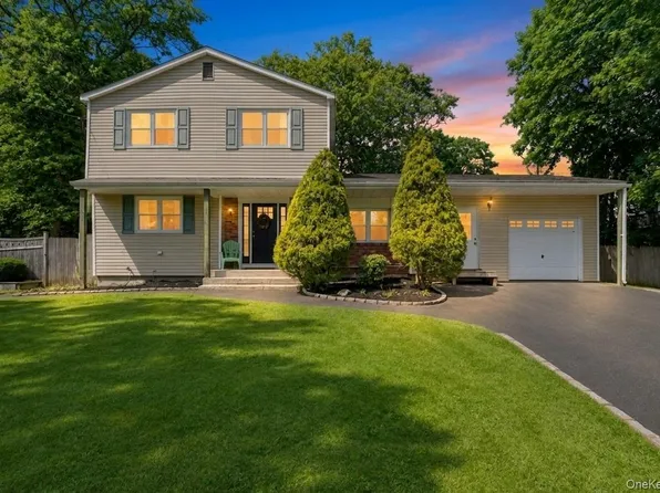145 Sioux Street, Ronkonkoma, NY 11779