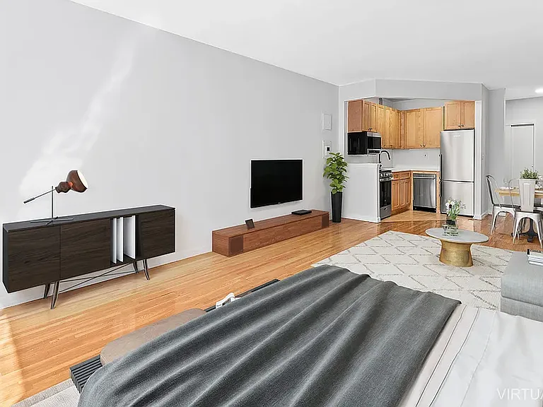 417 E 83rd St #3B — Photo 1