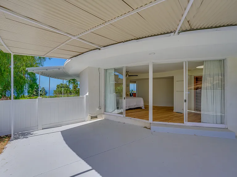 Huge patio/dog run off main bedroom