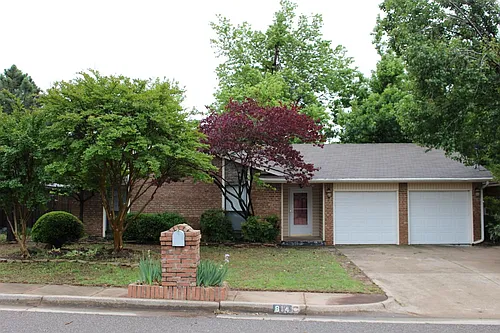 814 Hawthorne Pl Photo 1