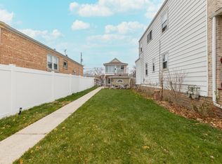 5245 S Tripp Ave, Chicago, IL