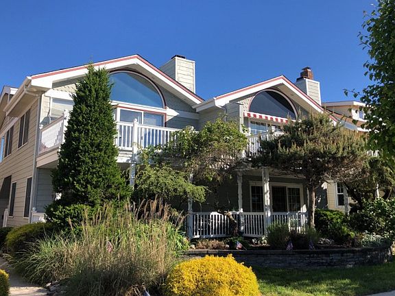 3rd image of 1610 Wesley Ave