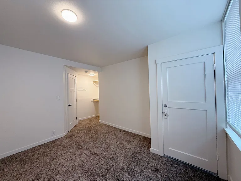 315 E Laurel St — Photo 20
