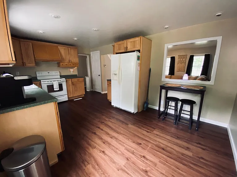 349 East Ave — Photo 4