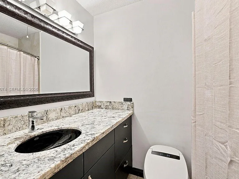 206 SE 1st Cir #13B — Photo 17