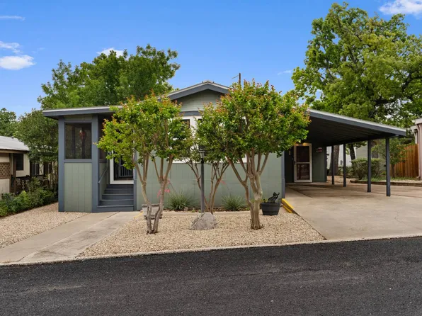 48 Wildwood Ln, Kerrville, TX 78028
