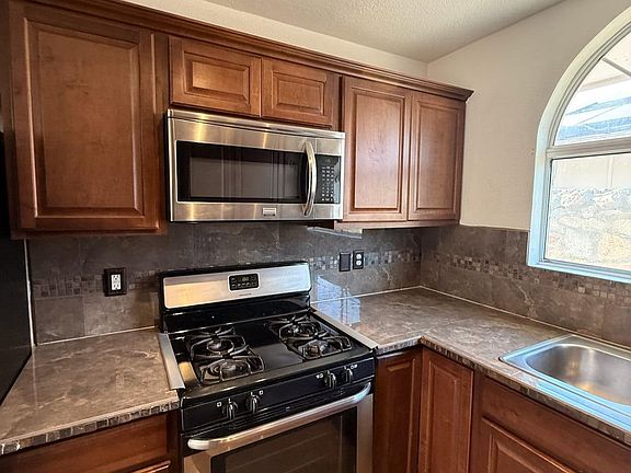 5th image of 9395 Richardson Dr