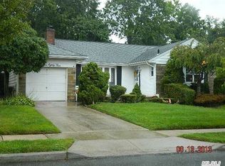 1684 Putney Rd, Valley Stream, NY 11580