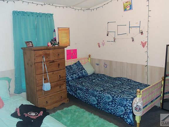 4th image of 355 Sherwood Cir