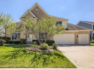 26W405 Pinehurst Dr, Winfield, IL 60190