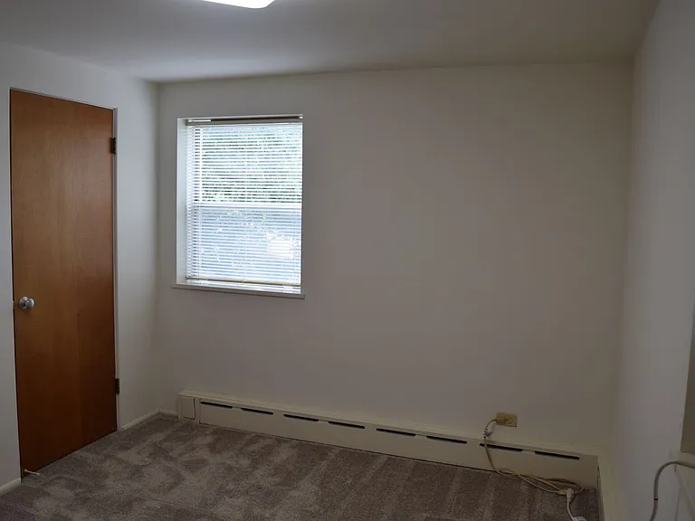 312 W Clark St — Photo 12