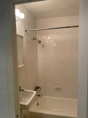 Rented by Nikia Vankeuren, LREB | media 7