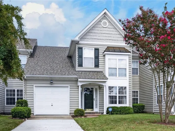 2305 Gunston Dr, Suffolk, VA 23434