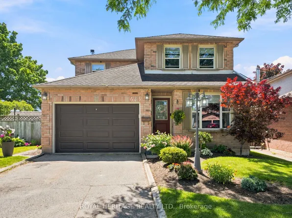 689 Pascoe Ct, Oshawa, ON L1K 1S9
