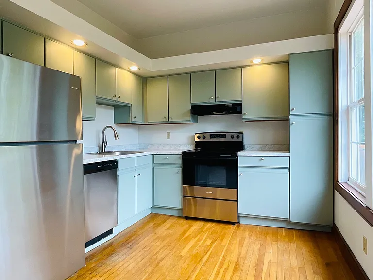 543 Klotter Ave — Photo 2