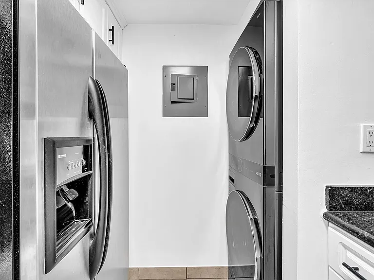 220 Lakeview Dr #210 — Photo 8