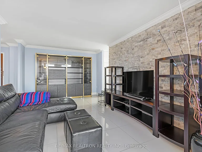 100 Antibes Dr #607 — Photo 6