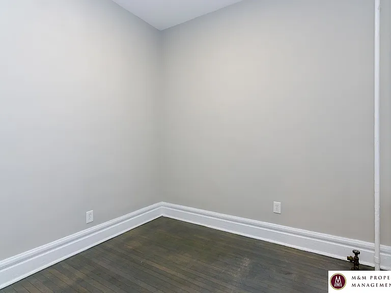 1206 W Lexington St — Photo 32