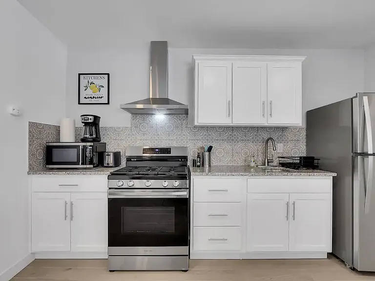 Full Kitchen