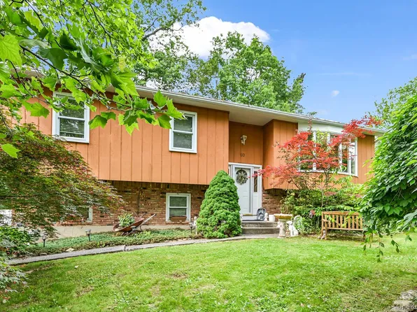 10 Catawba Drive, West Nyack, NY 10994