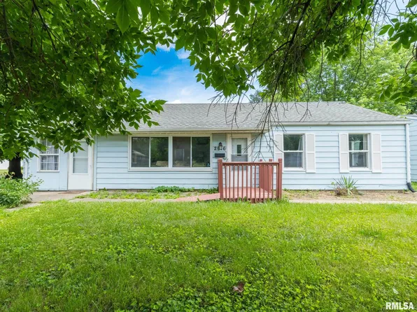 2916 N Golf Dr, Peoria, IL 61604