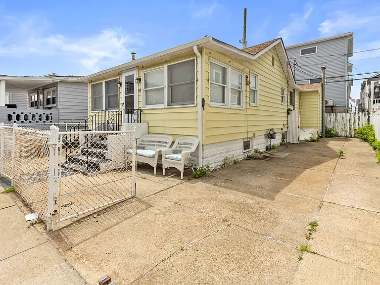43 Virginia Ave — Photo 21