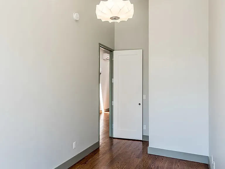 169 N 7th St #2L — Photo 11