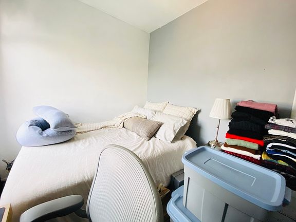 4th image of 350 Roebling St #15