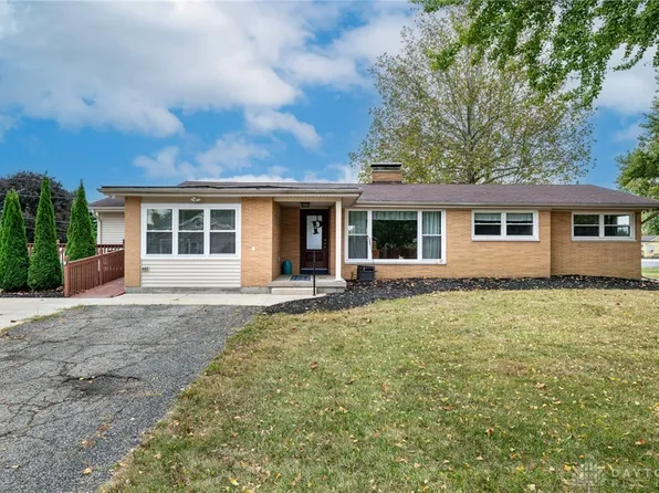 4 Greeneview Dr, Jamestown, OH 45335