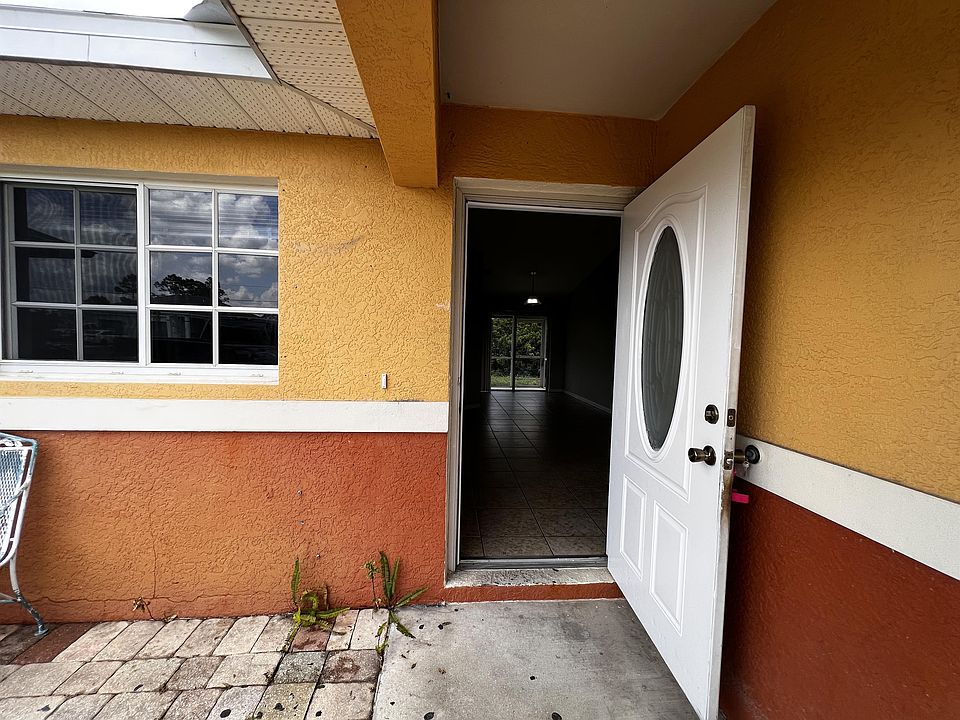 1st image of 708 Jack Ave S
