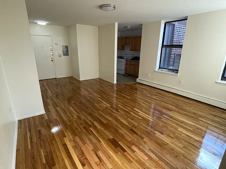 976 Sheridan Ave #6A — Photo 4
