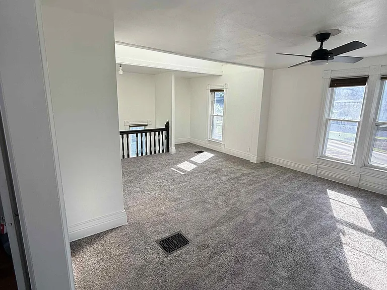 1021 Harlem Blvd #2 — Photo 11