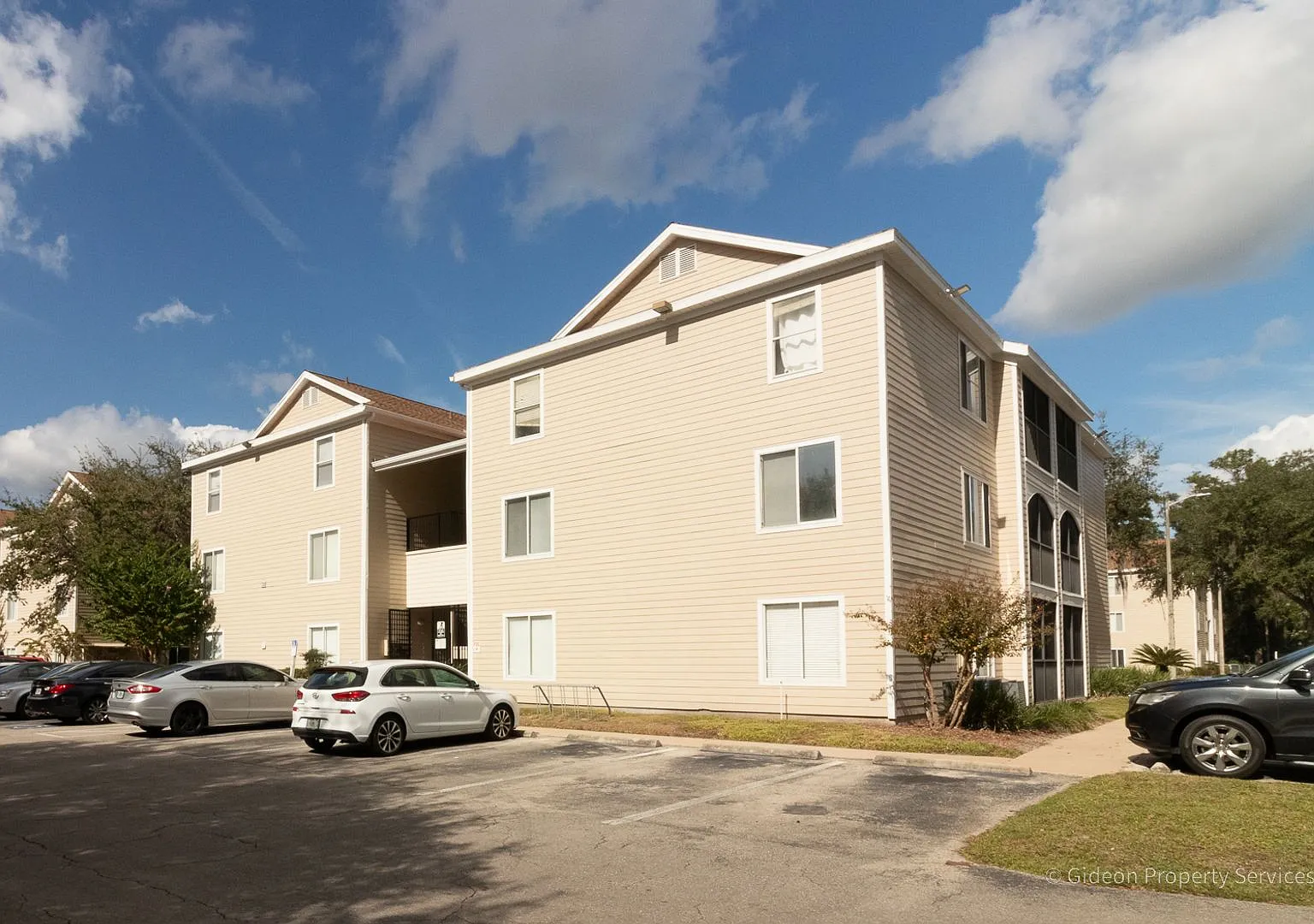 3800 SW 20th Avenue - University Terrace West 206A - D — Photo 1