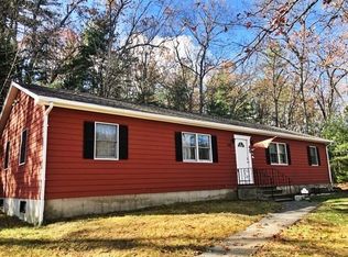 45 Franklin St, Douglas, MA 01516