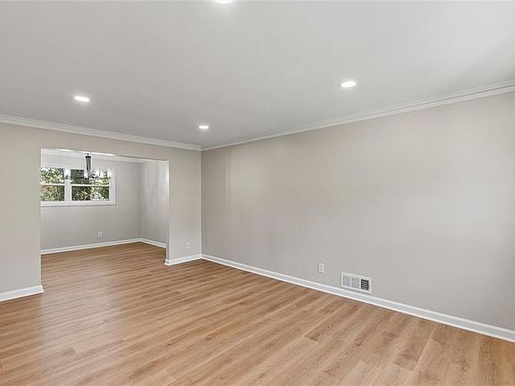 5th image of 2116 Twin Falls Rd