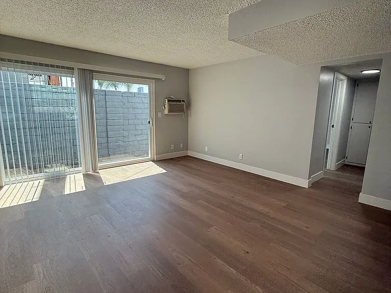 Park Apartments-Beautiful recently renovated — Photo 20