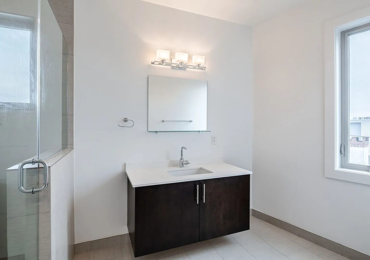 Northern Liberties Townhome with attached Garage — Photo 4