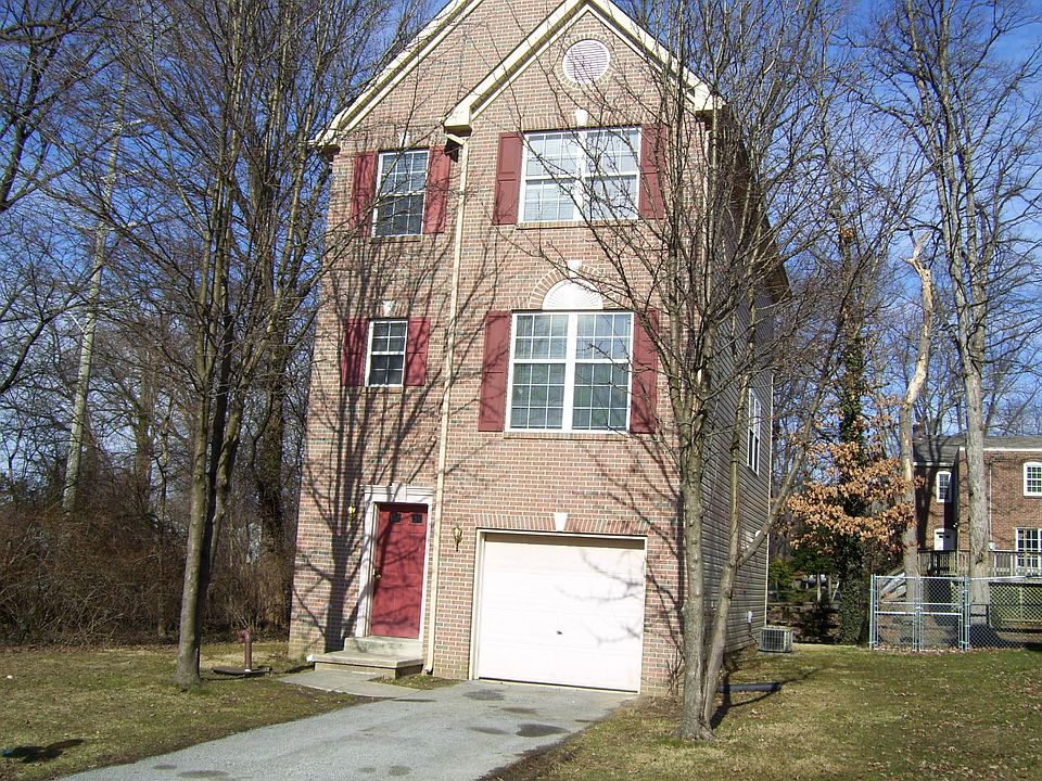 415 Tatum Avenue w/Garage