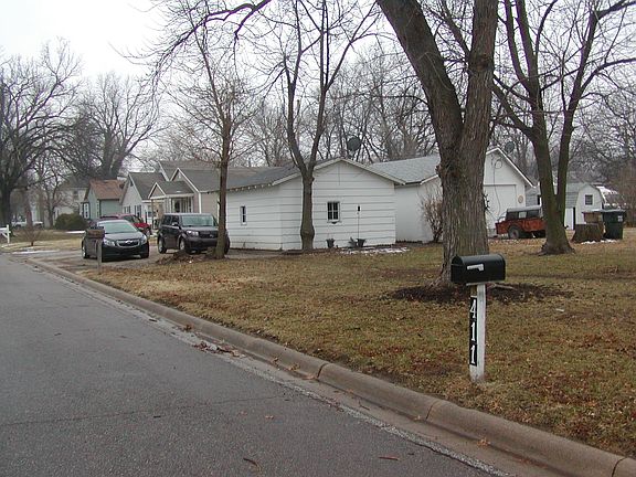 Detached Garage