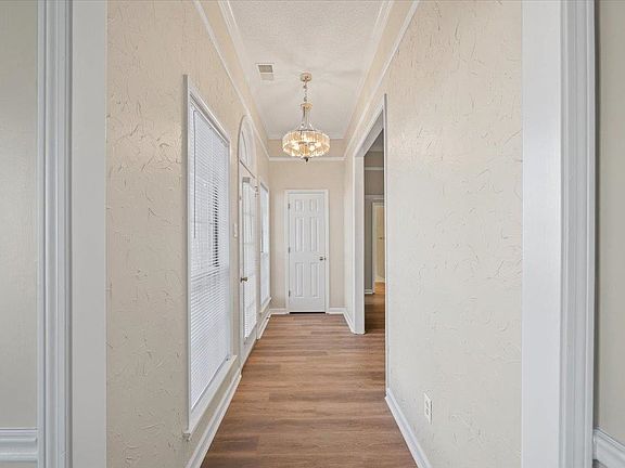 5th image of 6333 Oak Walk Ln