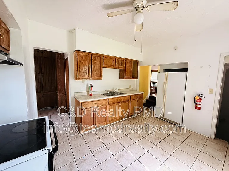 10749 Hull Ave — Photo 6